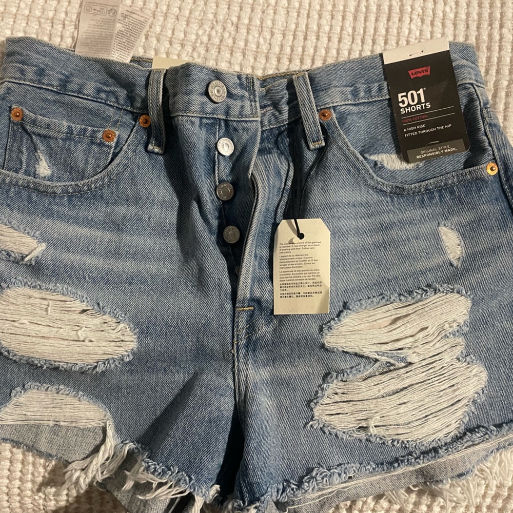 Levi shorts size 28 new with tags